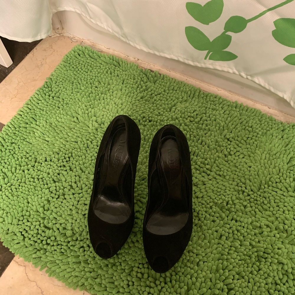 Alexander McQueen size 8 suede stilettos - Picture 3 of 4
